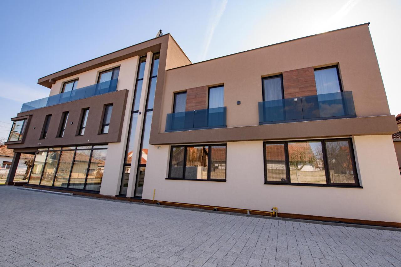 Vila Sarisa Дева Екстериор снимка